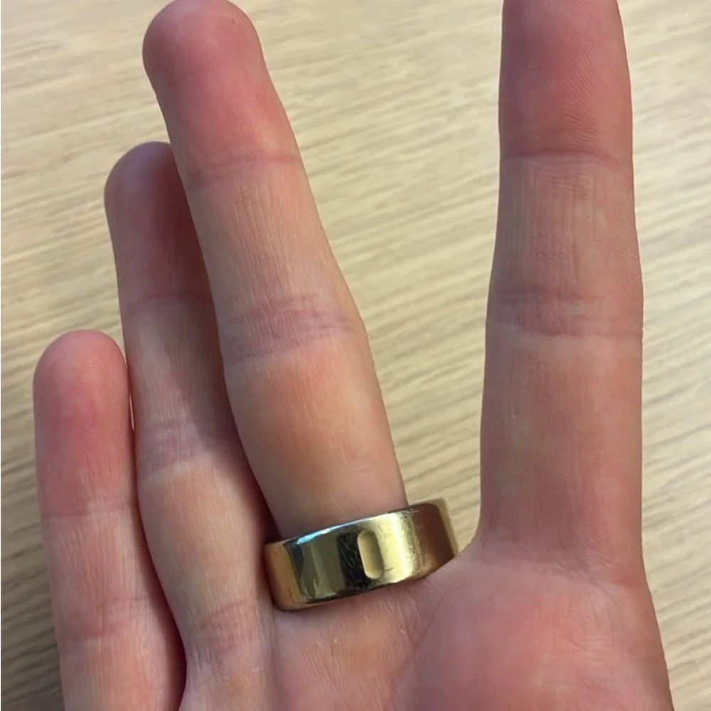 Oura ring 4 size 7 gold